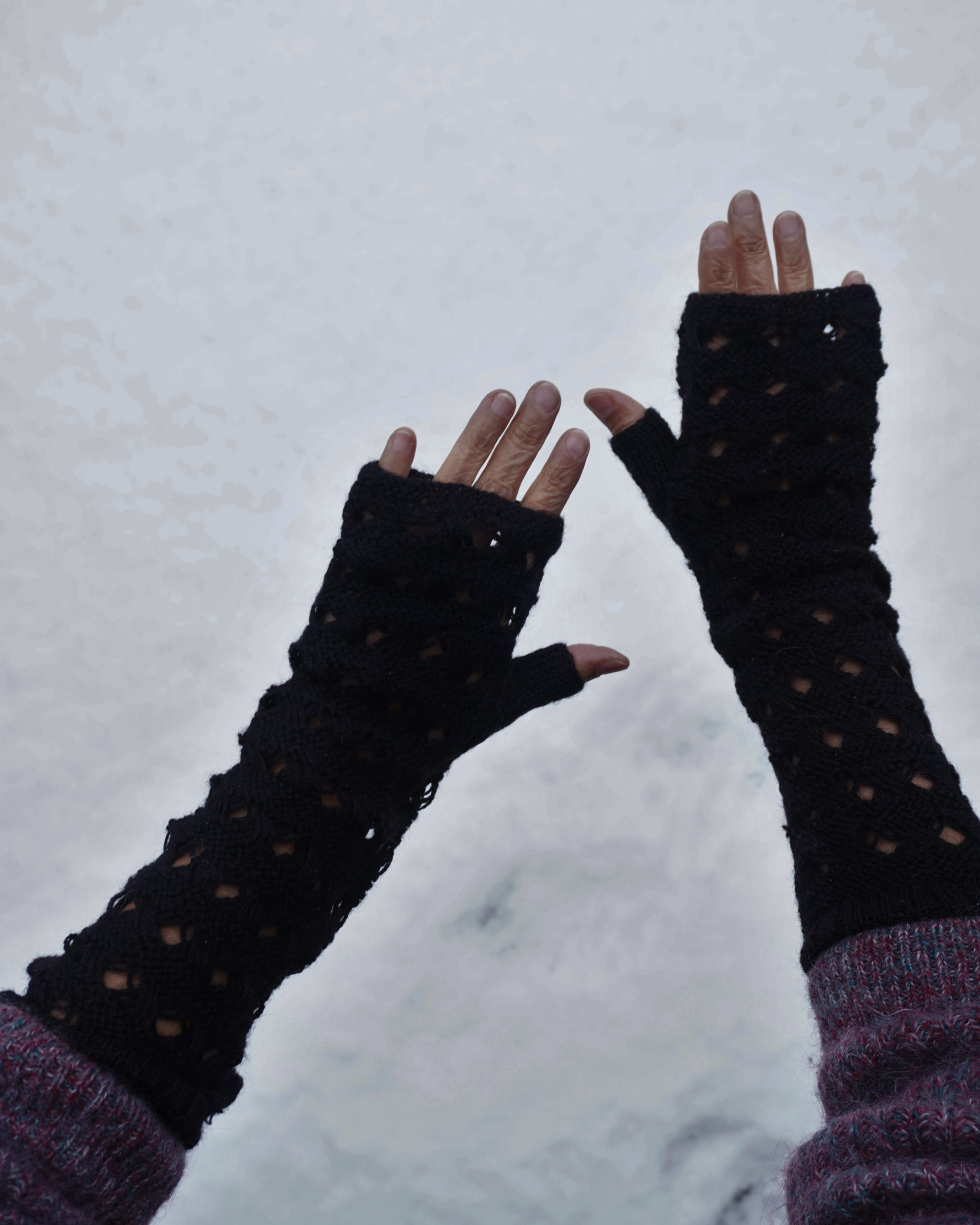 Phantasya Cat Black mittens - Image 2